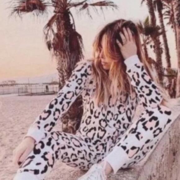 NWT wild fox sommers white and pink leopard print sweatshirt - very oversized - Picture 2 of 10